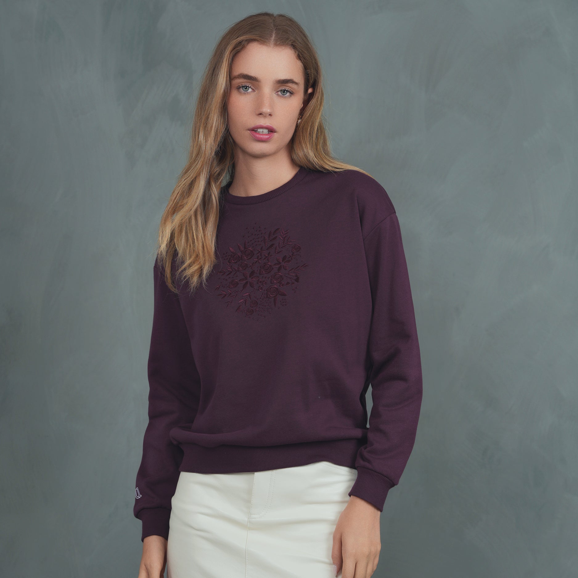 Embroidery Sweatshirt