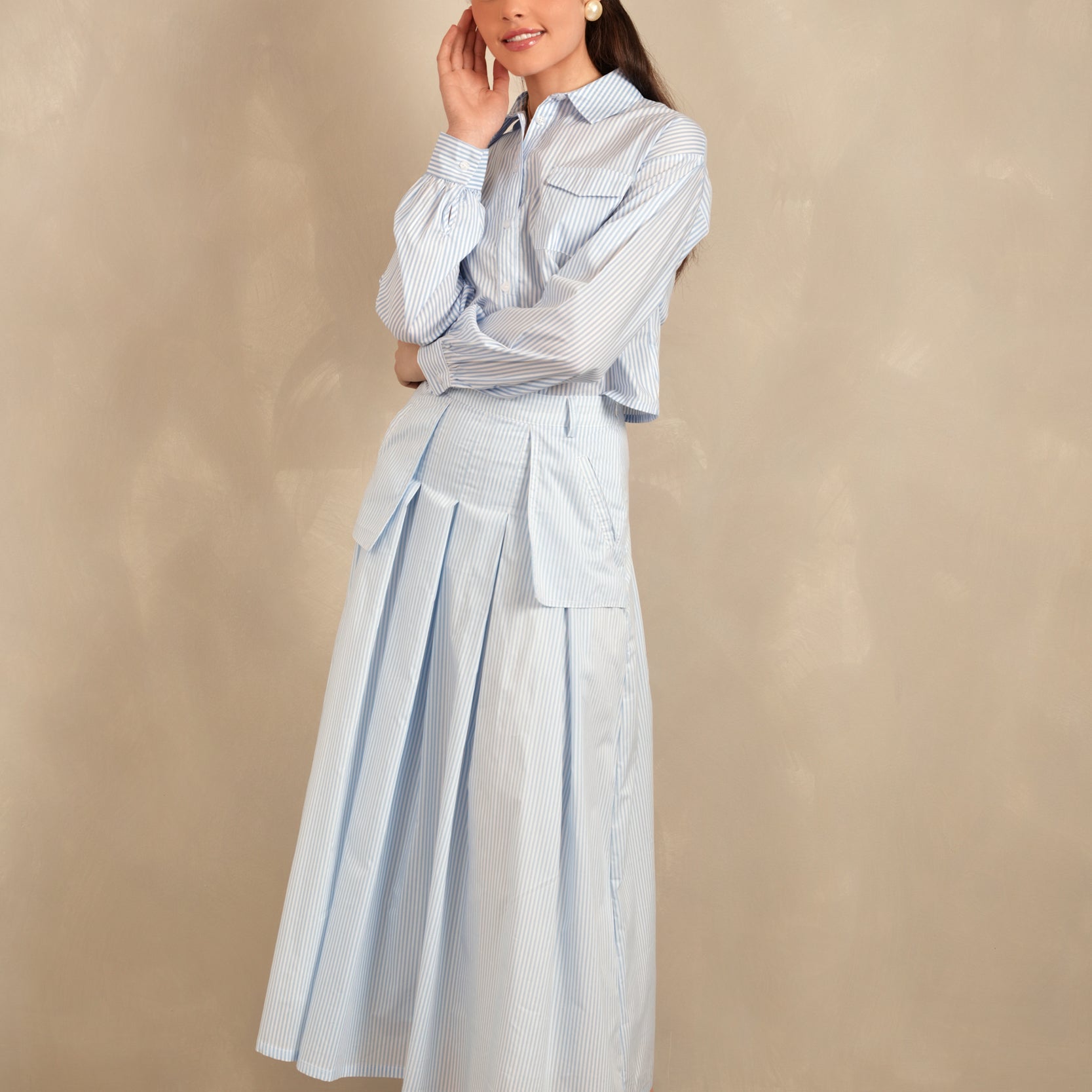 Pleated Skirt w/ Exposed Pockets