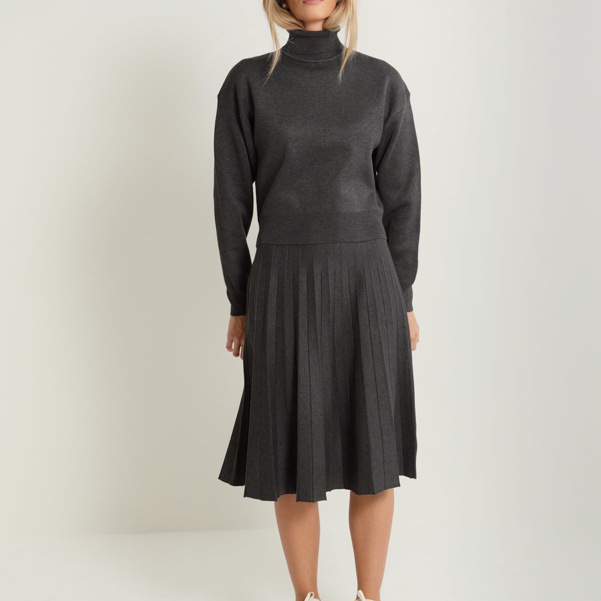 Knit Pleated Skirt 25"