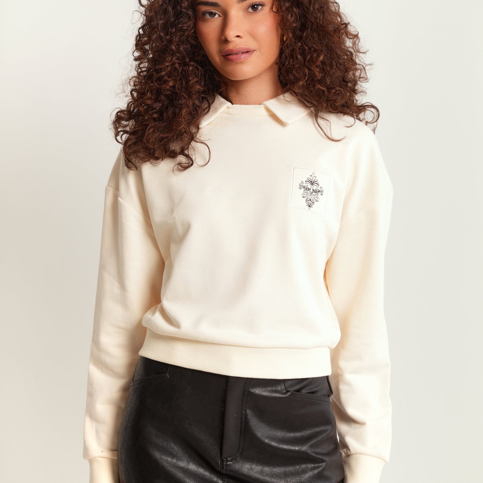 Collar Sweatshirt
