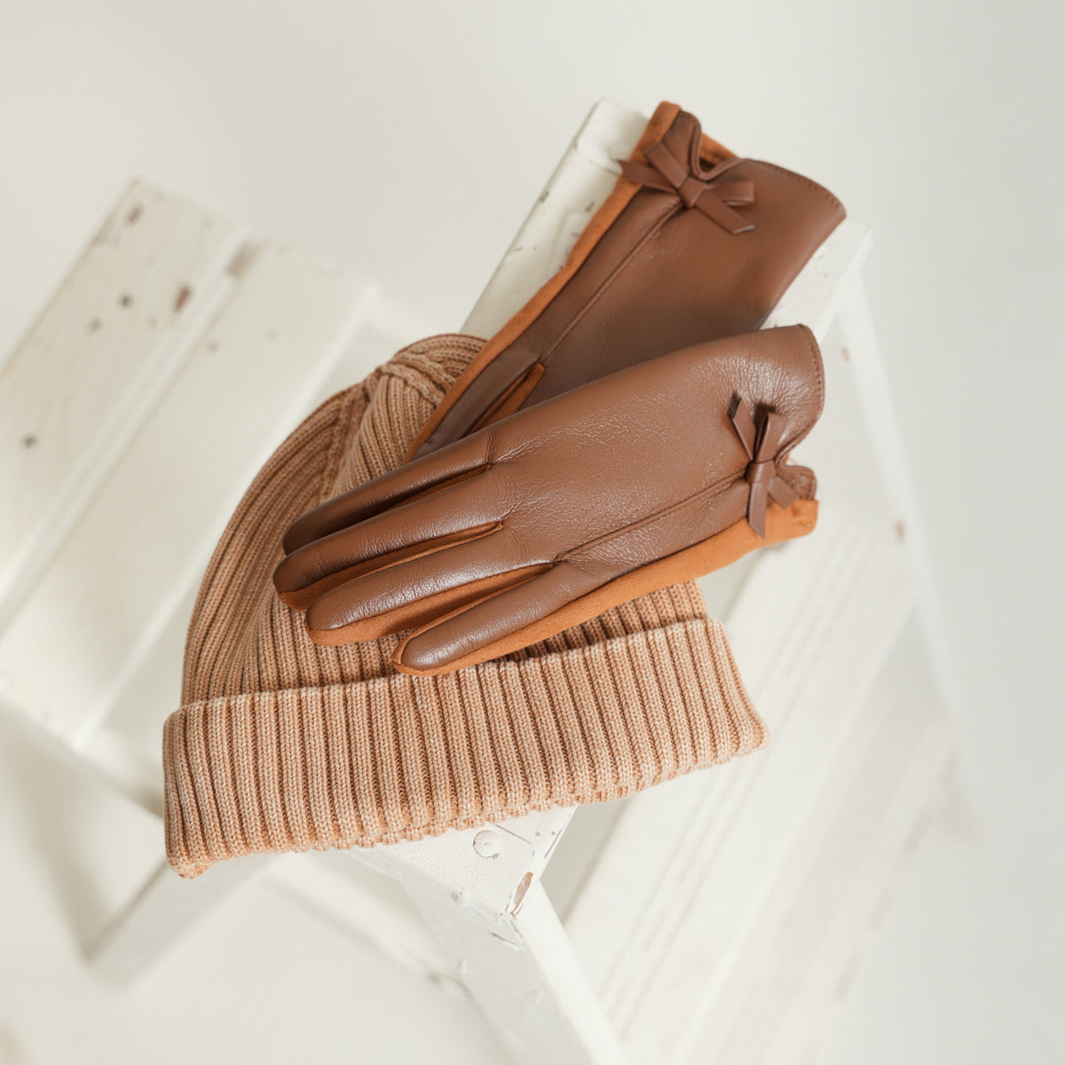 Leather Glove w/ Bow