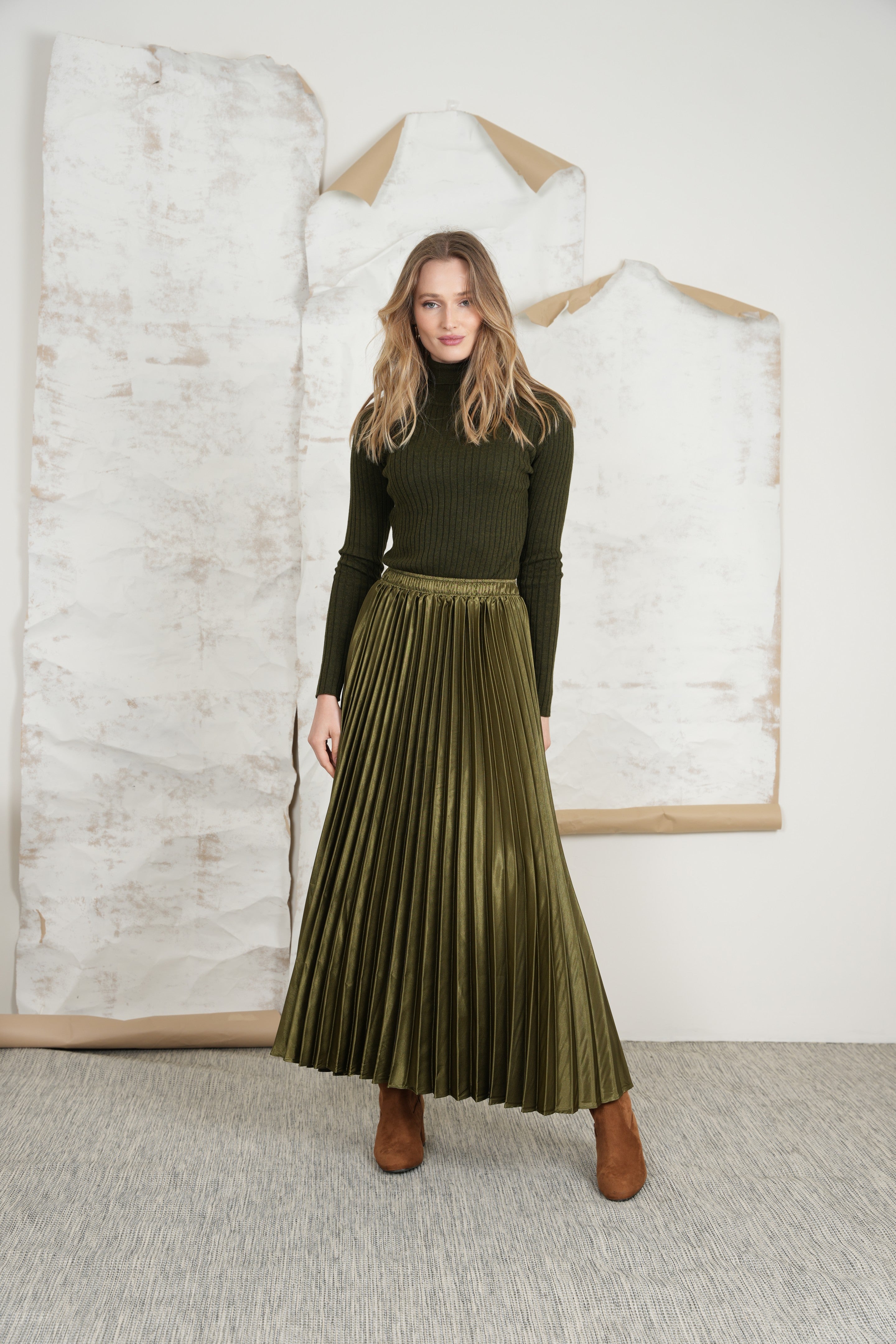 Green pleated skirt best sale