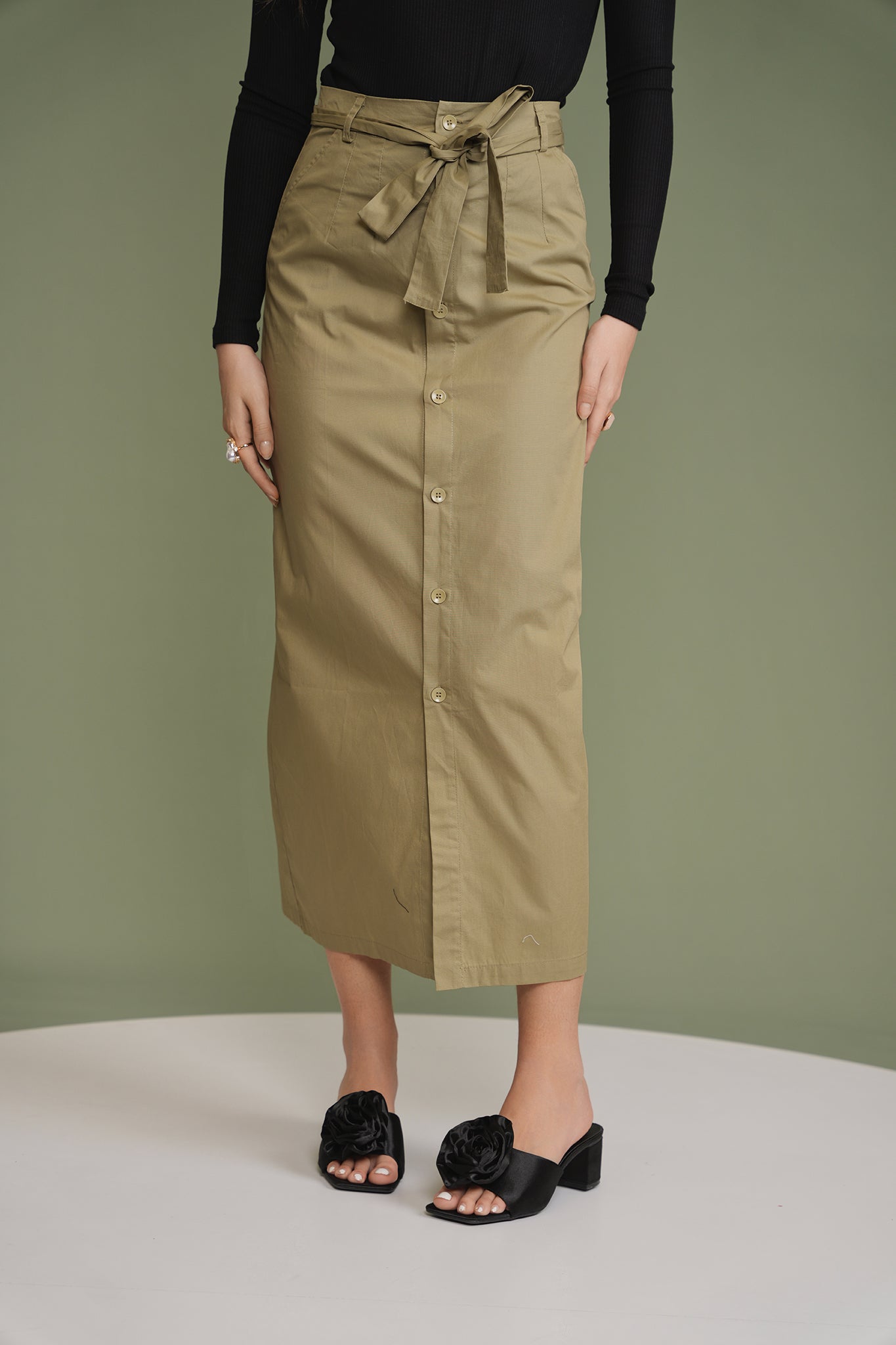 【suzen】Lenny Button Low-Waist Skirt suzen】Lenny Button Low-Waist Skirt 61diJ0wQPTL._UY1000_.jpg