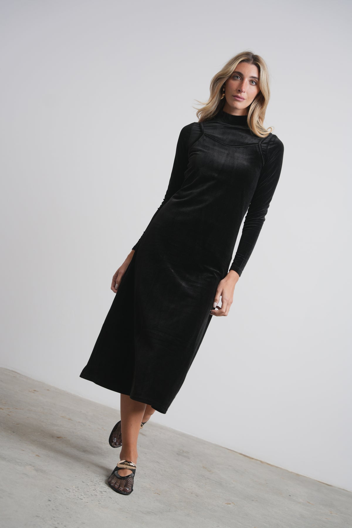 black long sleeve slip dress Velour – Or pair it with Women's Size:Euro 35.5 = US 5.5 Sleeve-length:SHORT Winado 4 Drawers Night