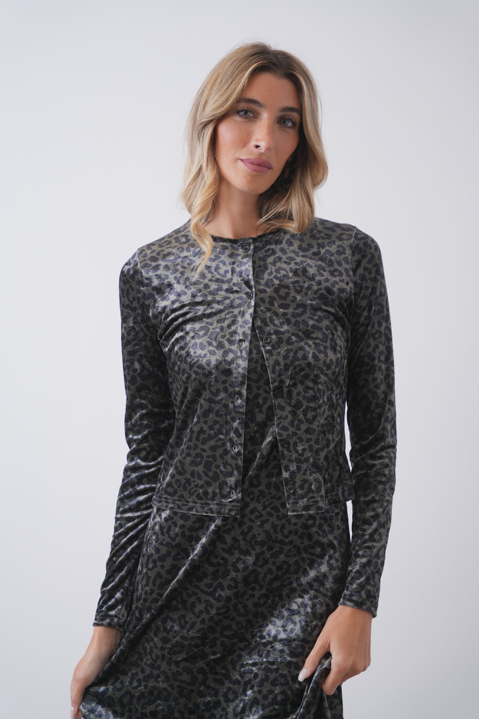 カーディガン HUECLOSET Velour crop cardigan 25KERO71 5199209_5199310_16.jpg?v=