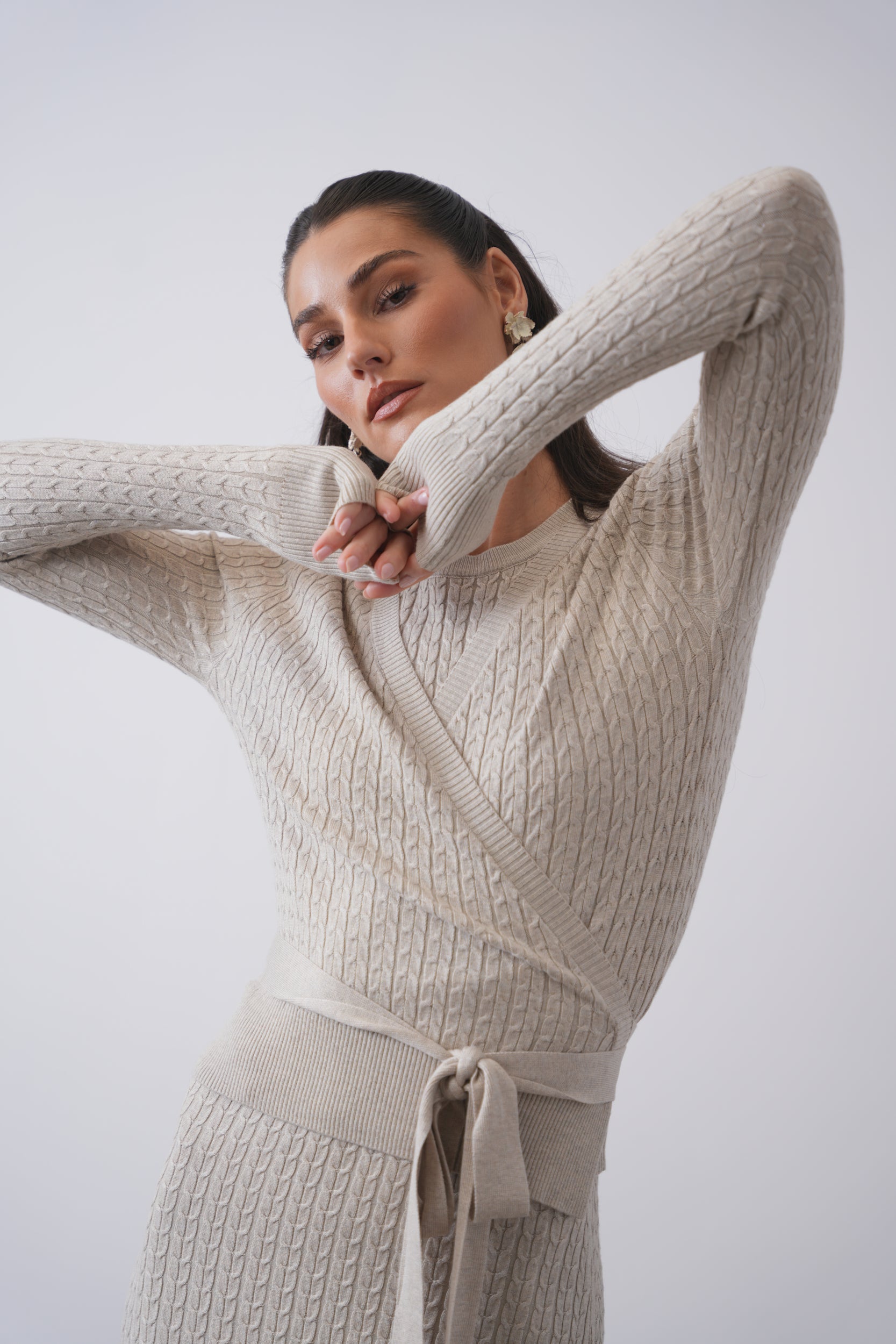 Cable Knit Wrap Sweater udelny