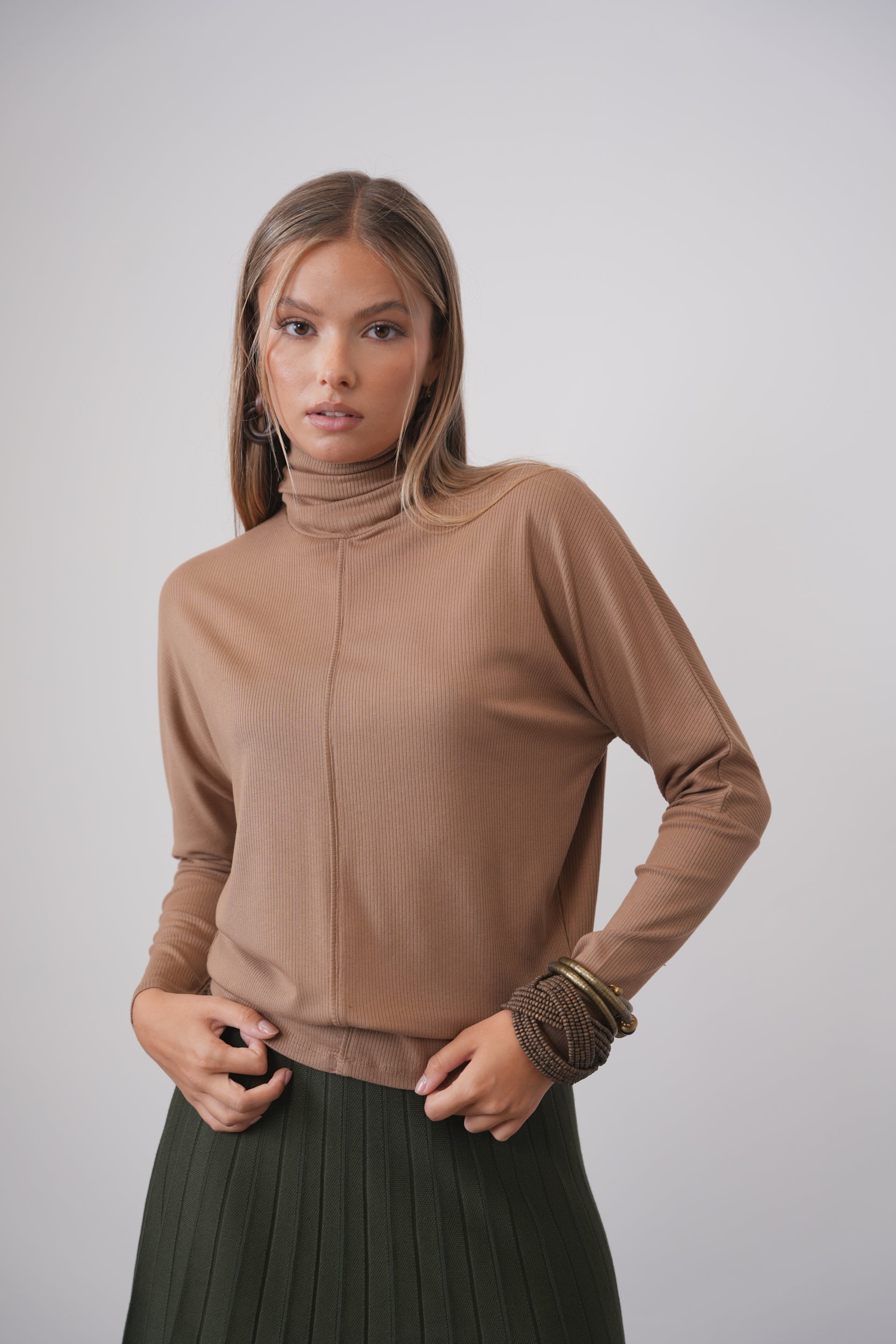 Soft Rib Dolmain Turtleneck