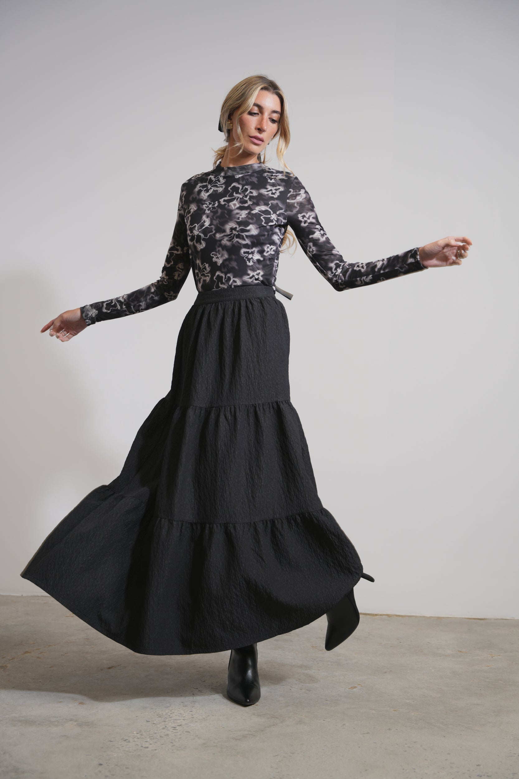 【EEUN】Raven Drape Skirt Draped Skirt in Black – SVRN