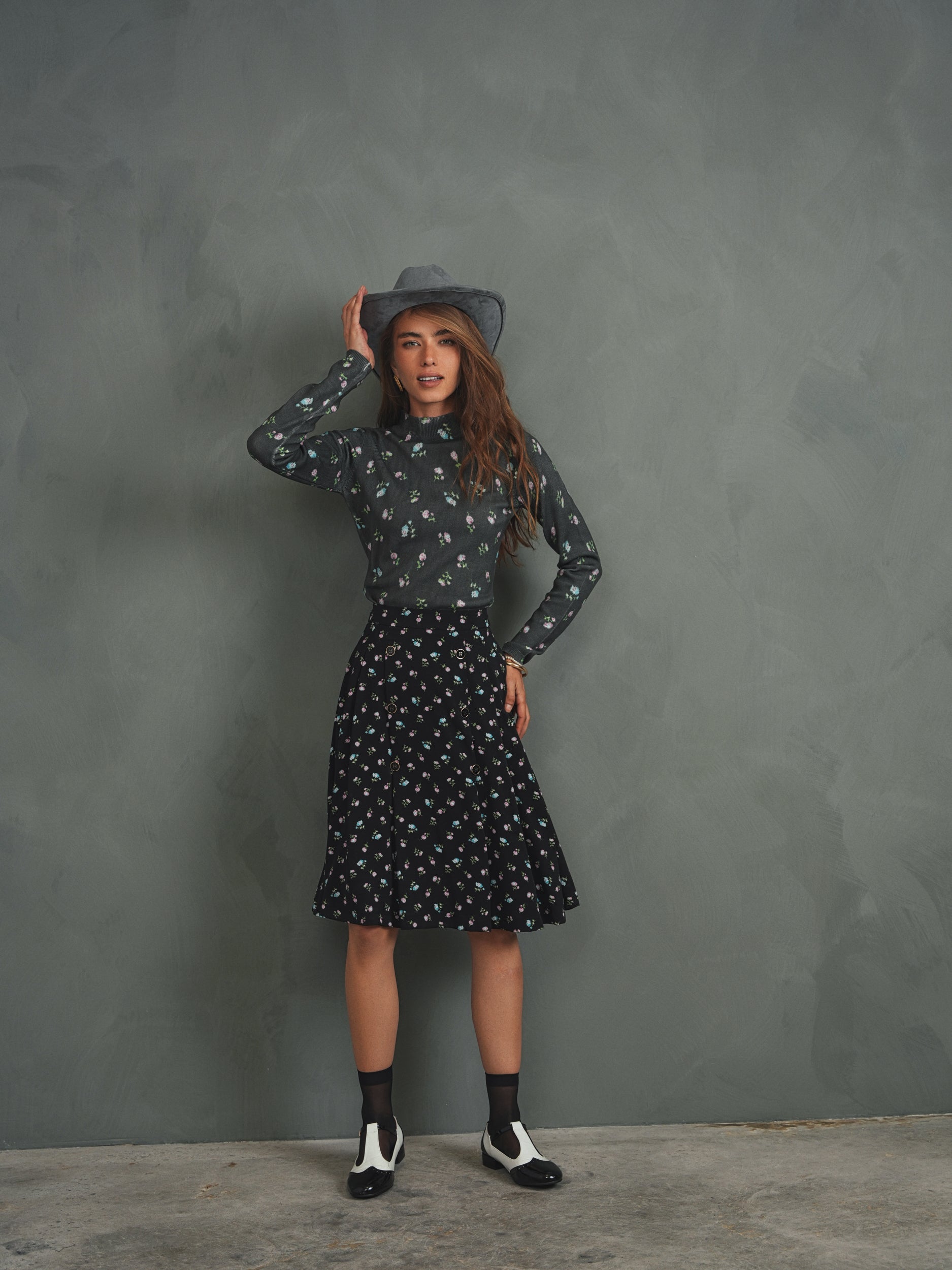 Buttoned Pleated Skirt